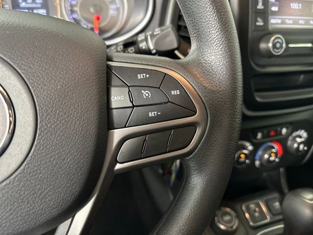Used 2020 Jeep Cherokee Sport AWD/4WD image 16