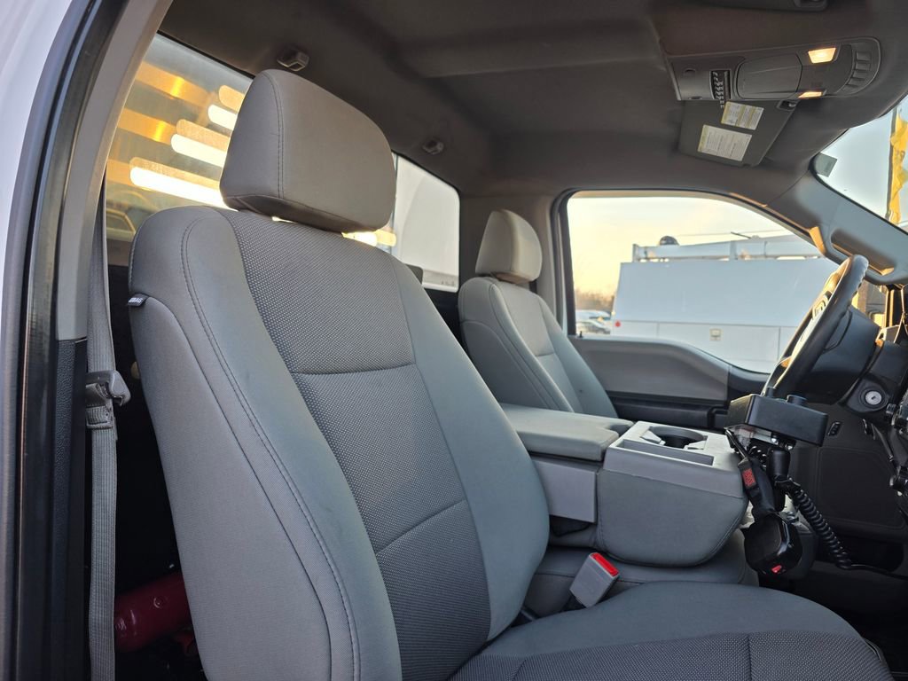 Used 2019 Ford F550 4x4 Regular Cab Super Duty image 17