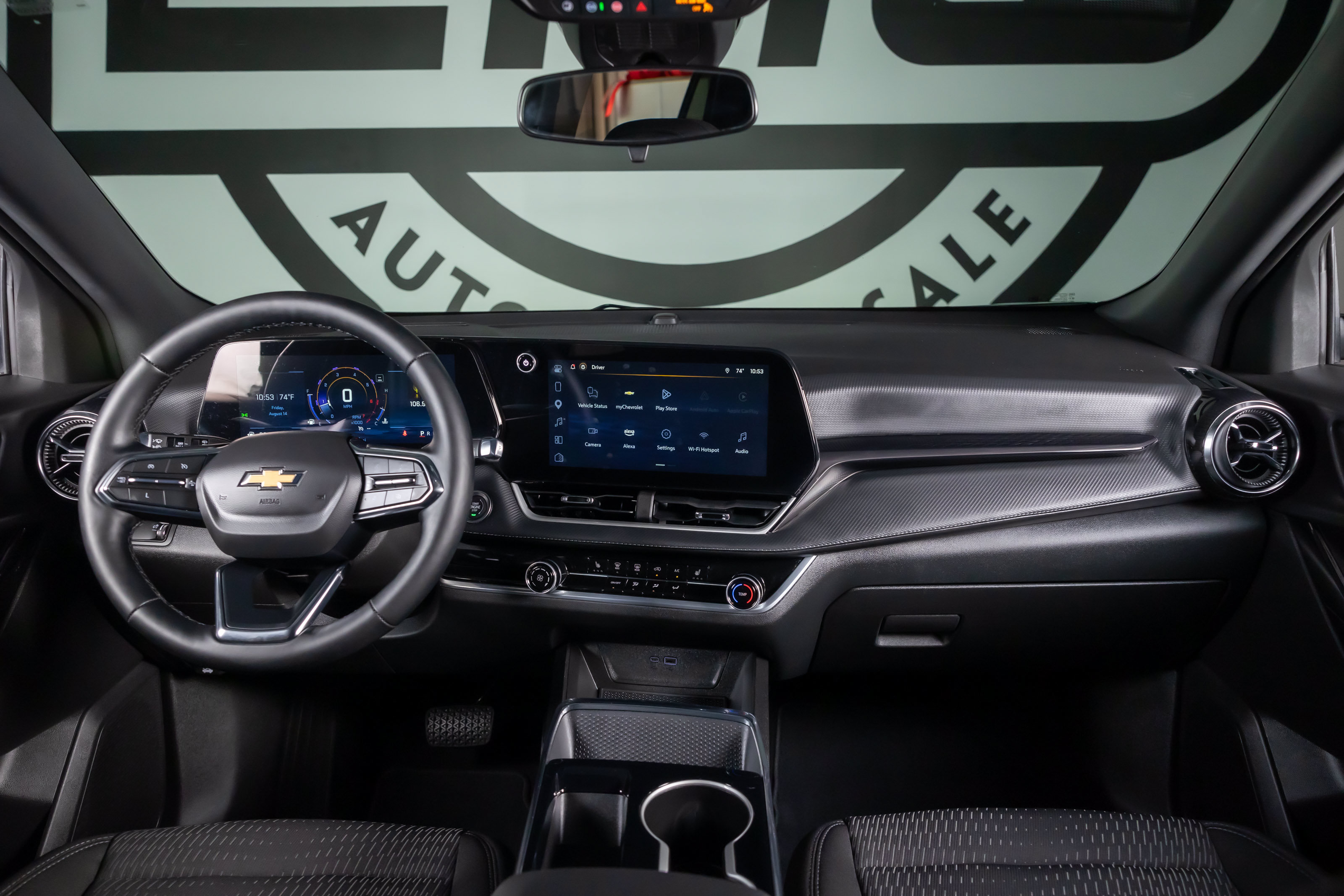 Used 2025 Chevrolet Equinox LT FWD image 3
