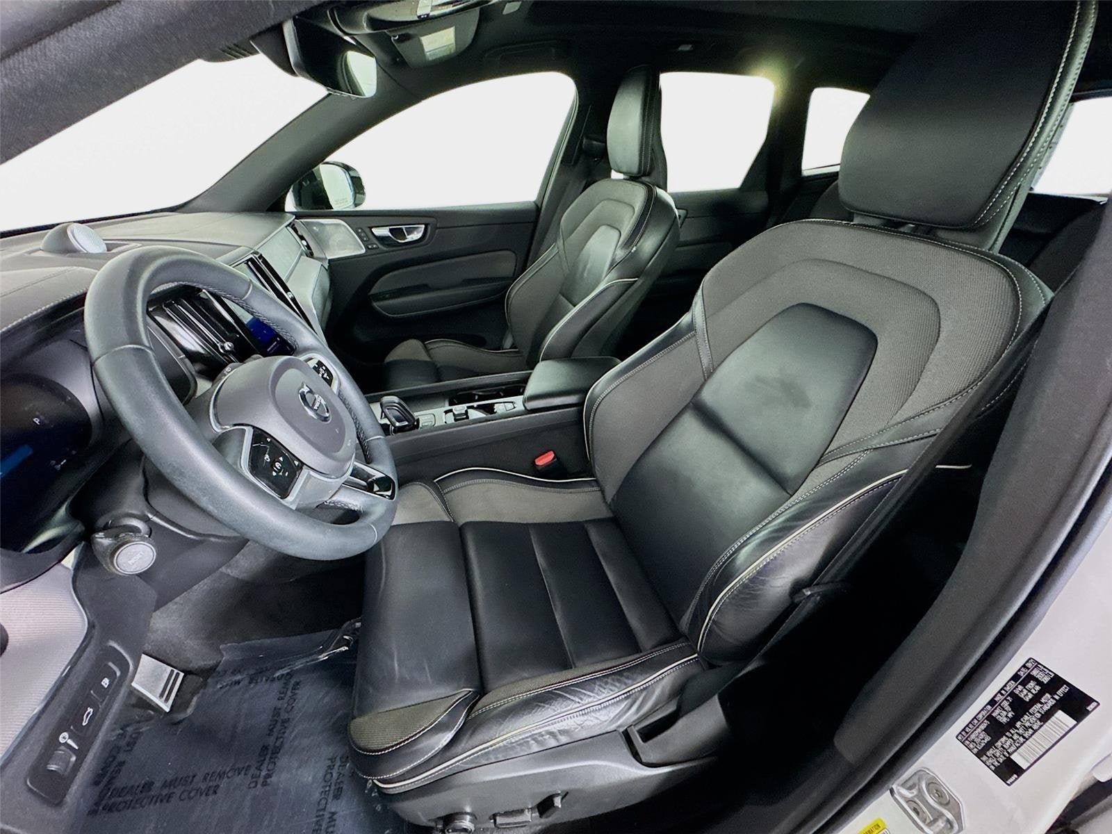 Used 2022 Volvo XC60 T8 R-Design w/ Advanced Package AWD/4WD image 12