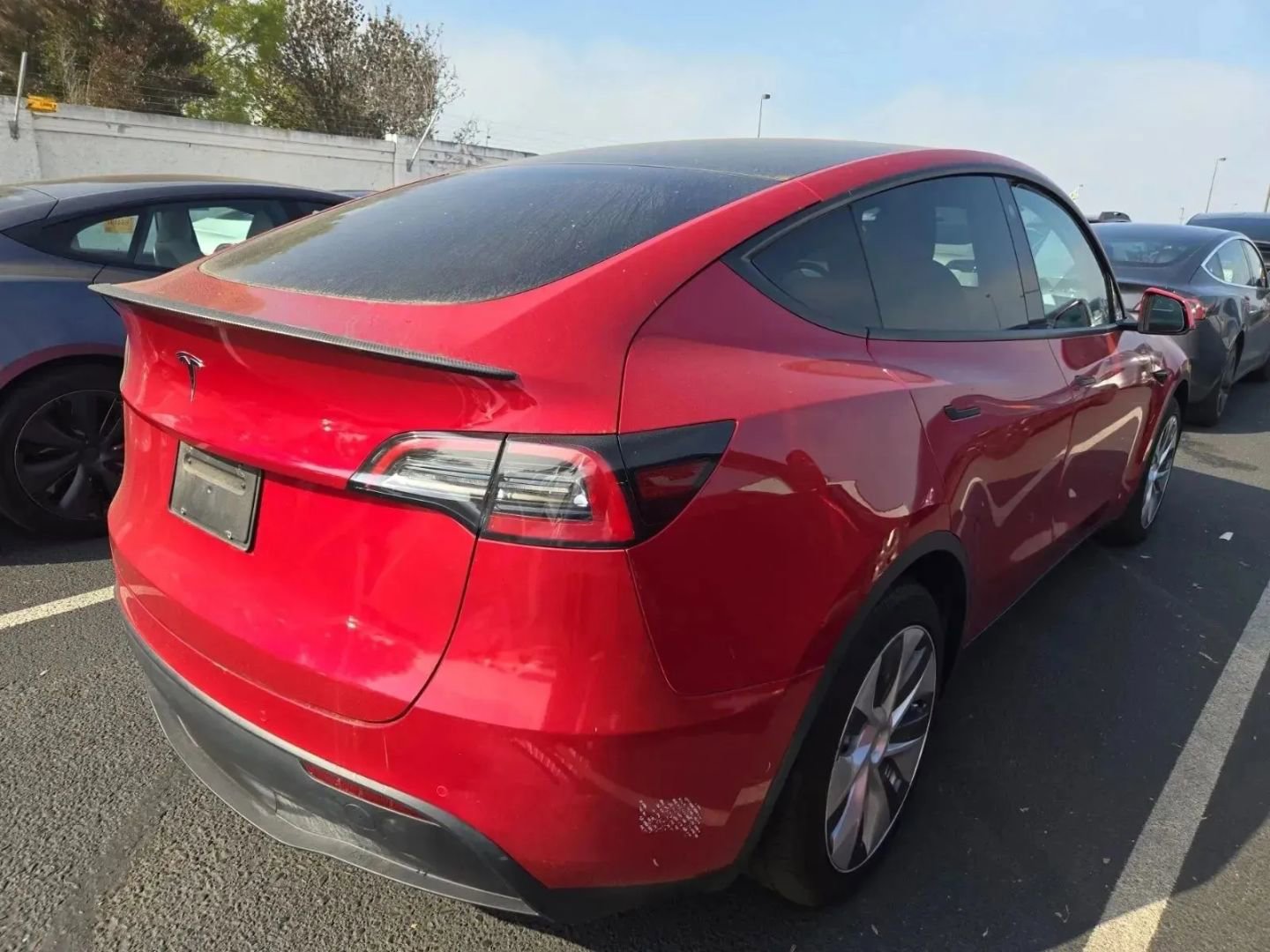 Used 2022 Tesla Model Y Long Range image 2