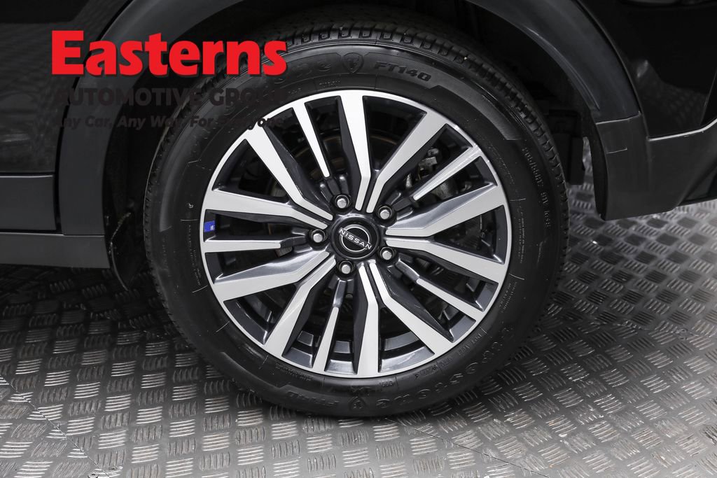 Used 2024 Nissan Kicks SR image 8