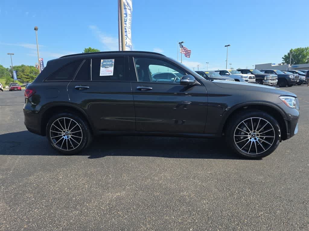 Used 2022 Mercedes-Benz GLC 300 4MATIC image 2