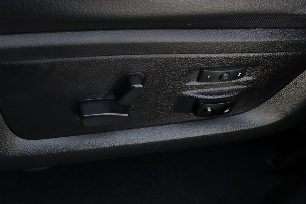 Used 2018 RAM 2500 Laramie w/ Sport Appearance Group AWD/4WD image 14