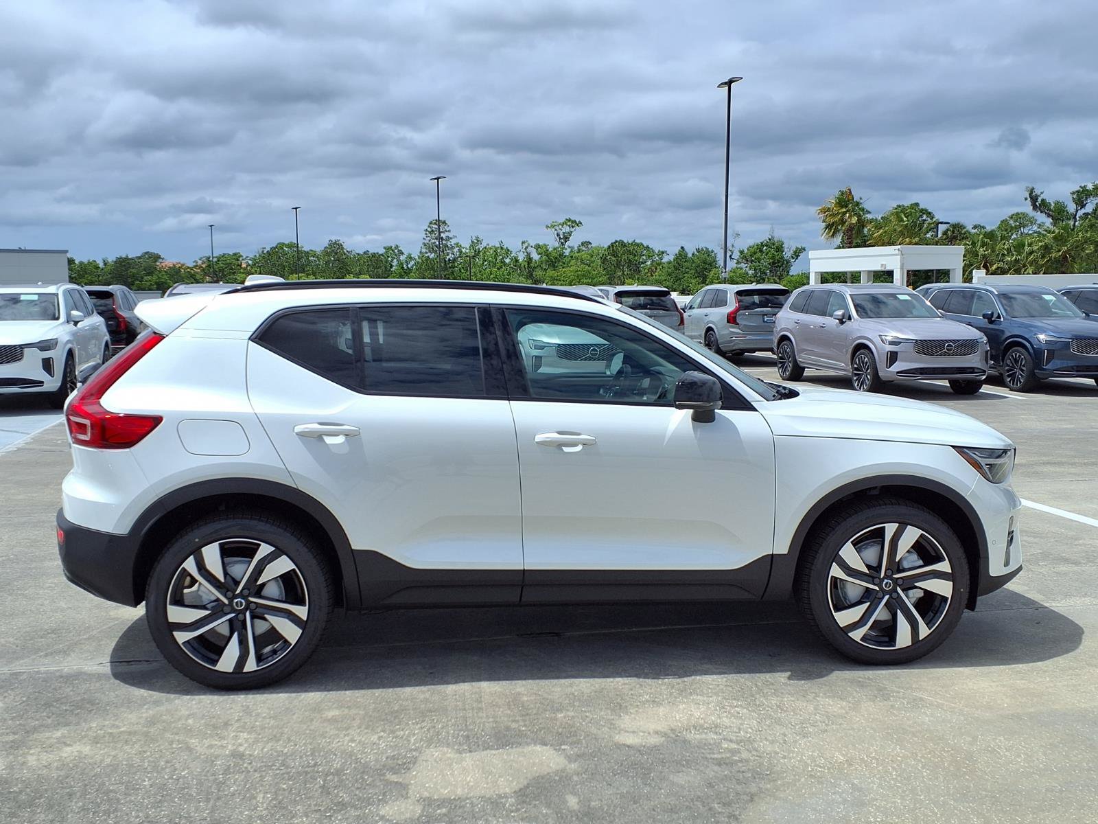 New 2026 Volvo XC40 B5 Ultra w/ Protection Package Premier AWD/4WD image 8