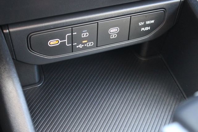 Used 2025 Kia K4 LXS image 10