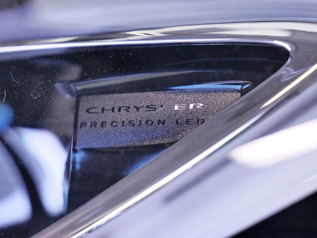 New 2024 Chrysler Pacifica Touring-L image 19