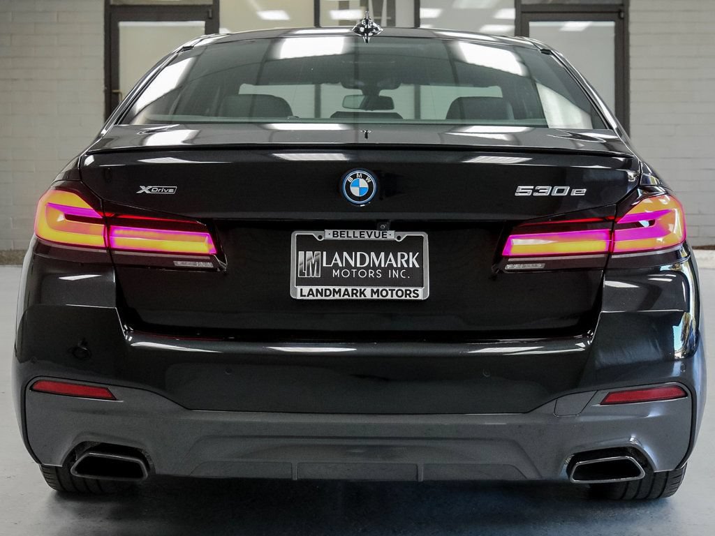 Used 2023 BMW 530e xDrive w/ Premium Package AWD/4WD image 28
