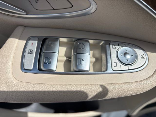 Used 2017 Mercedes-Benz GLC 300 4MATIC w/ Premium 3 Package image 22