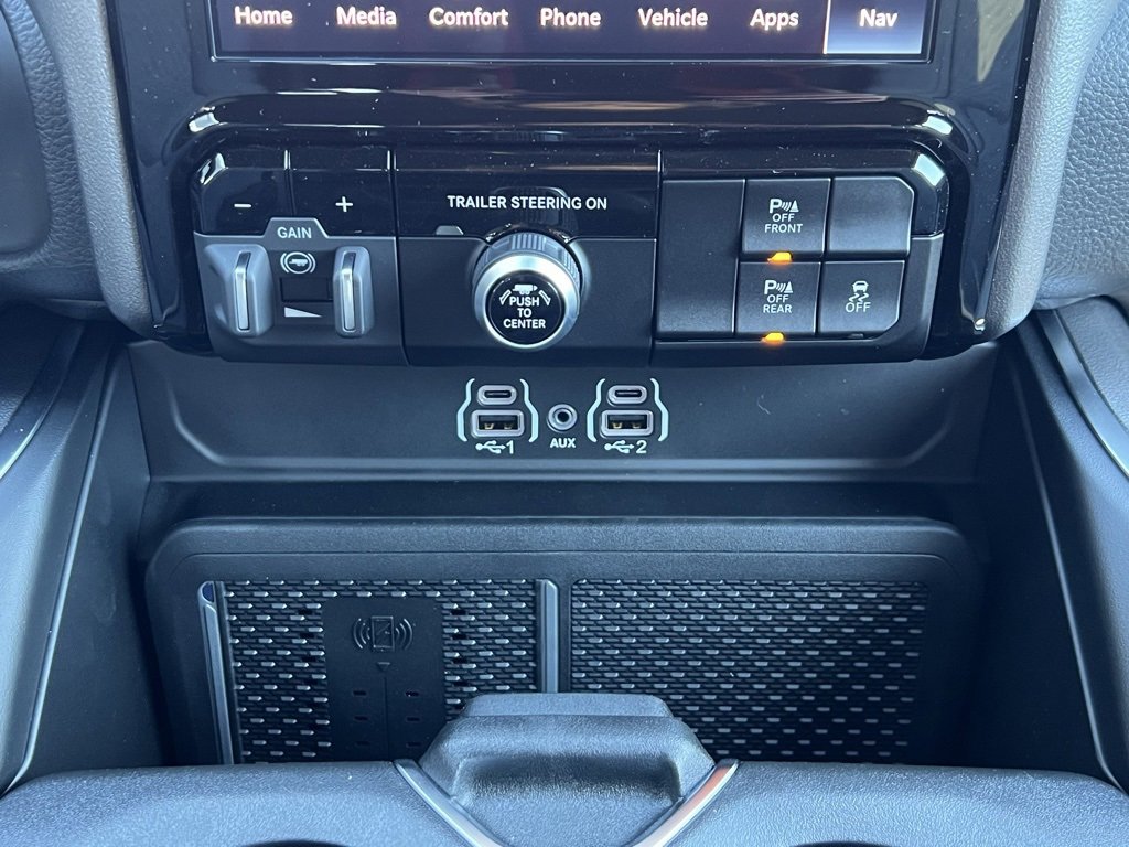 New 2026 RAM 1500 4x4 Crew Cab image 24