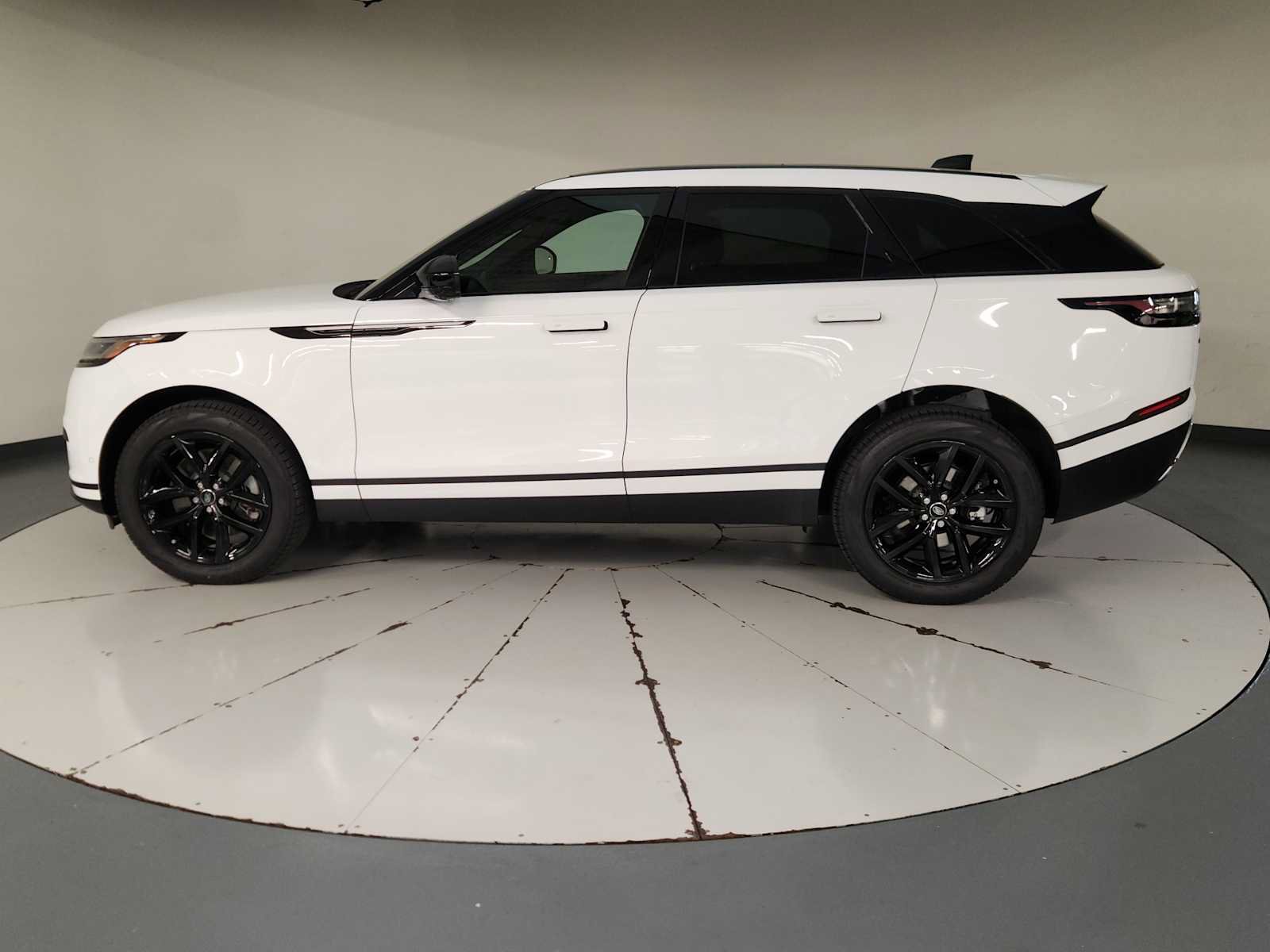 Used 2026 Land Rover Range Rover Velar S AWD/4WD image 5