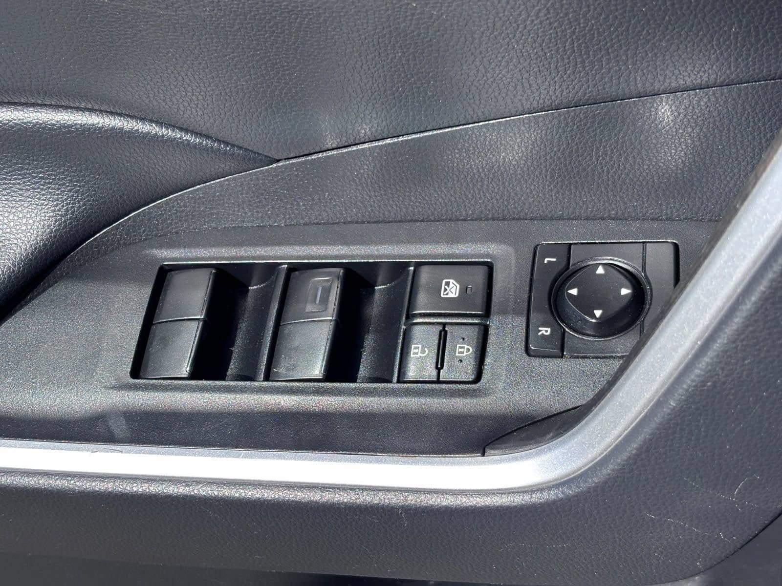 Used 2023 Toyota RAV4 LE AWD/4WD image 21
