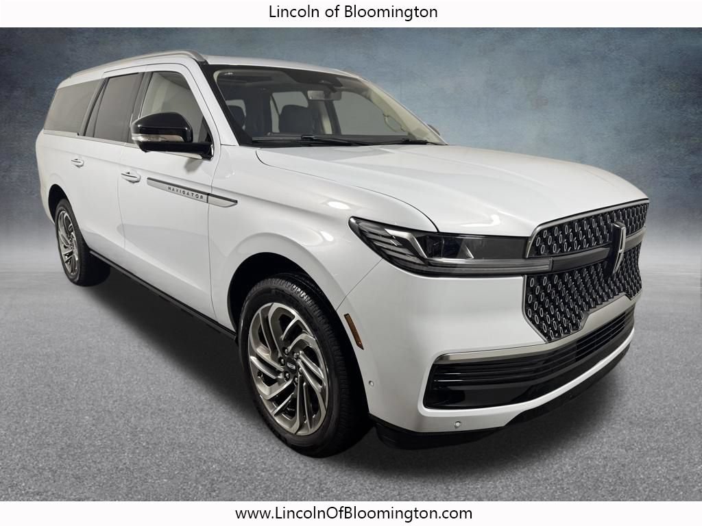 Certified 2025 Lincoln Navigator L Reserve AWD/4WD image 10