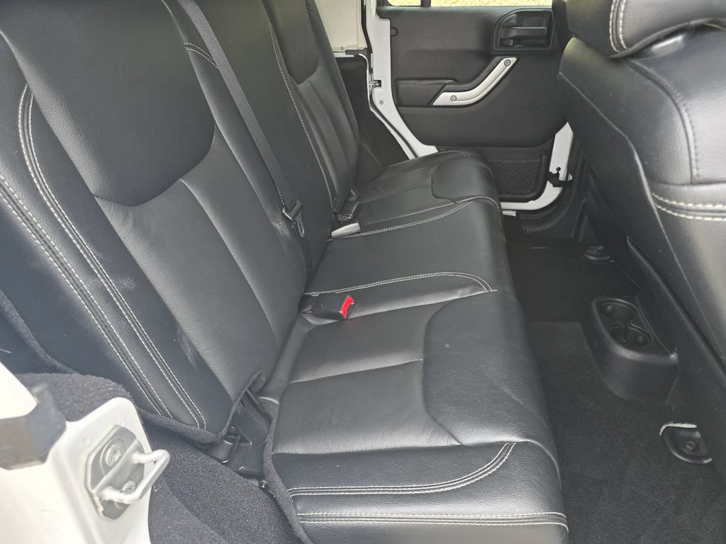 Used 2016 Jeep Wrangler Unlimited Rubicon AWD/4WD image 30