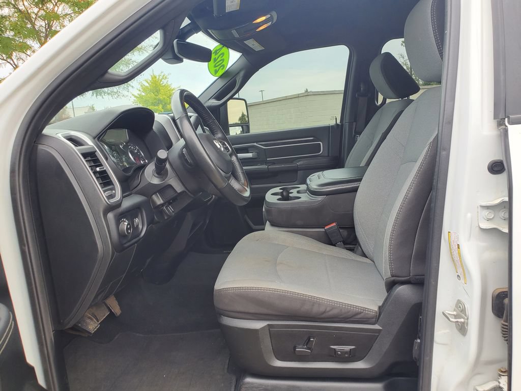 Used 2024 RAM 2500 Big Horn AWD/4WD image 16