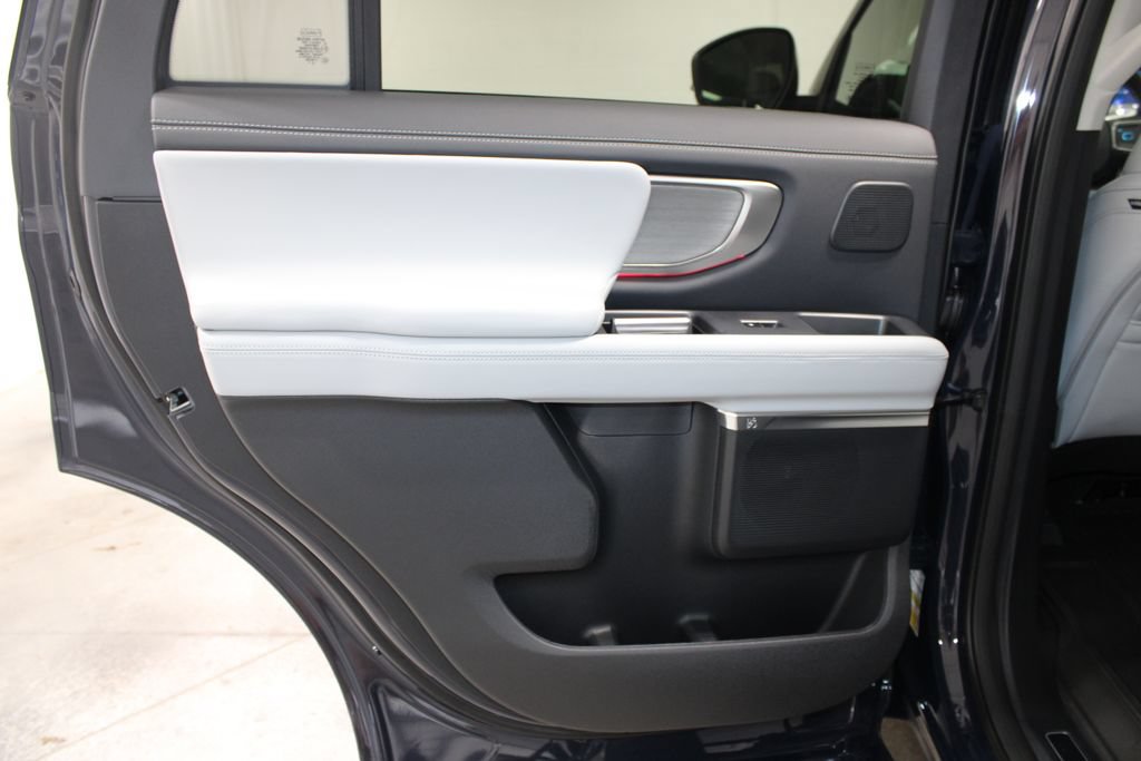 New 2027 Ford Expedition Platinum RWD image 30