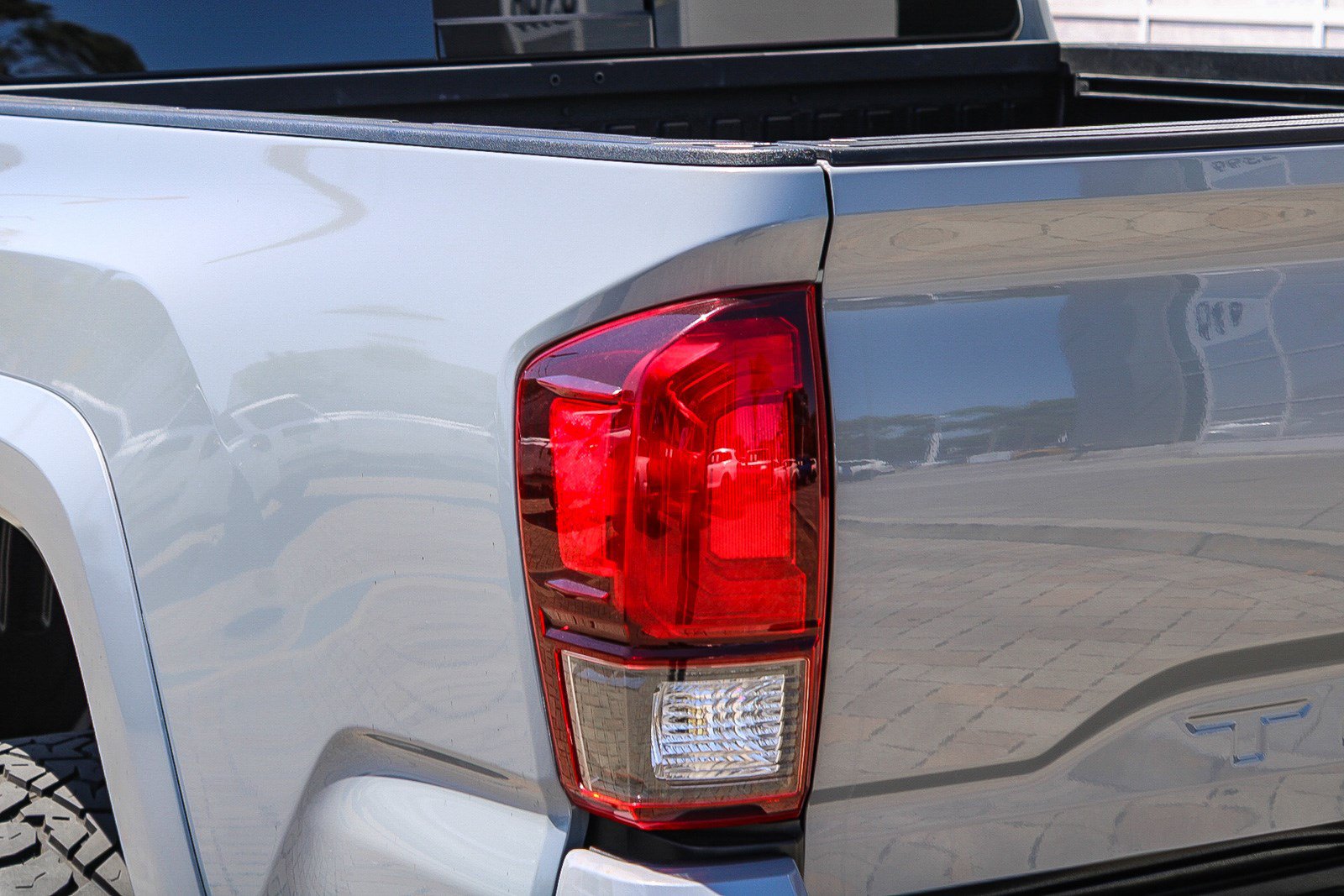 Used 2021 Toyota Tacoma SR5 RWD image 10