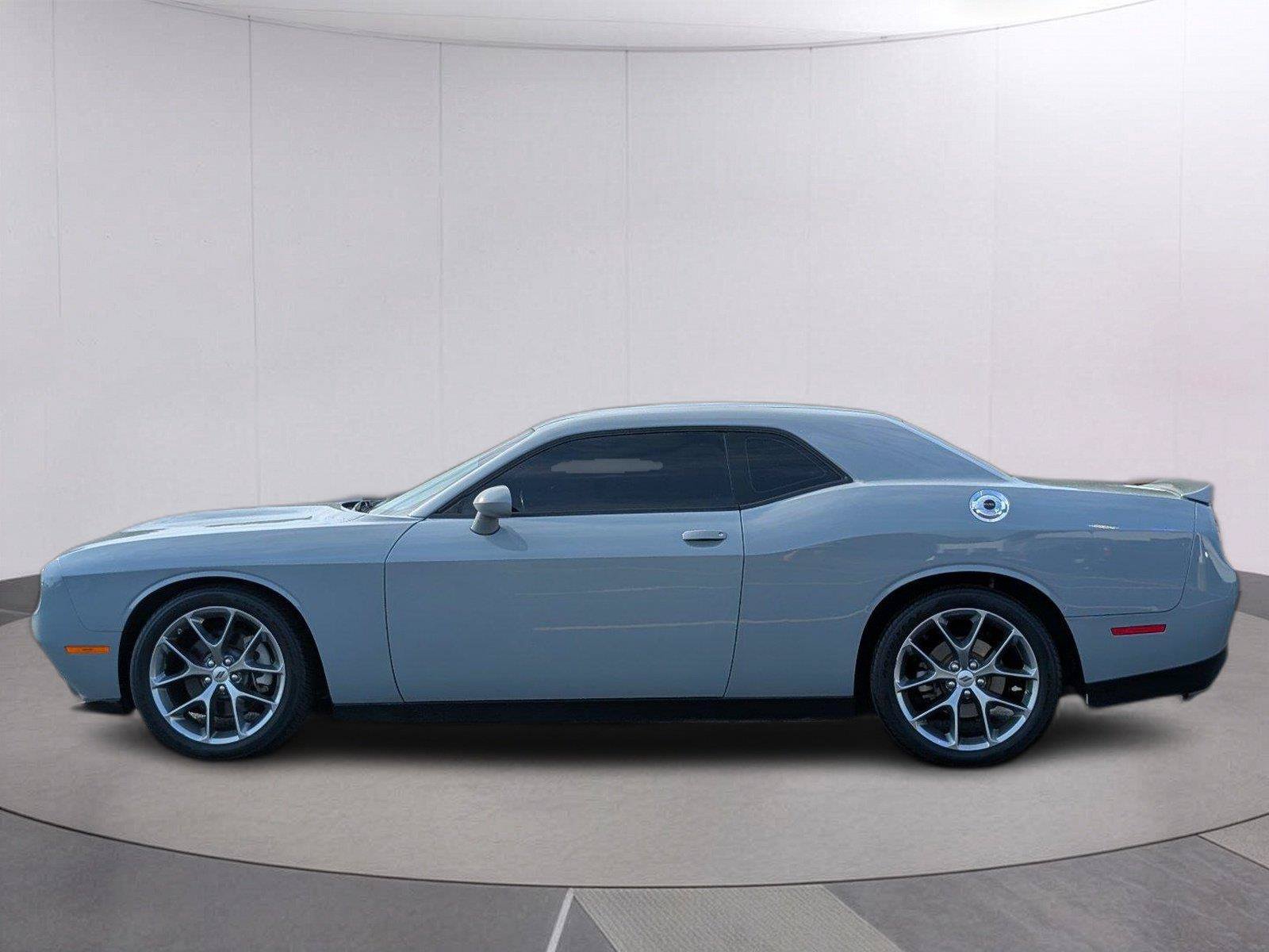 Used 2022 Dodge Challenger GT RWD image 2