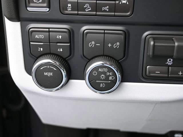 New 2026 Chevrolet Suburban Premier image 40