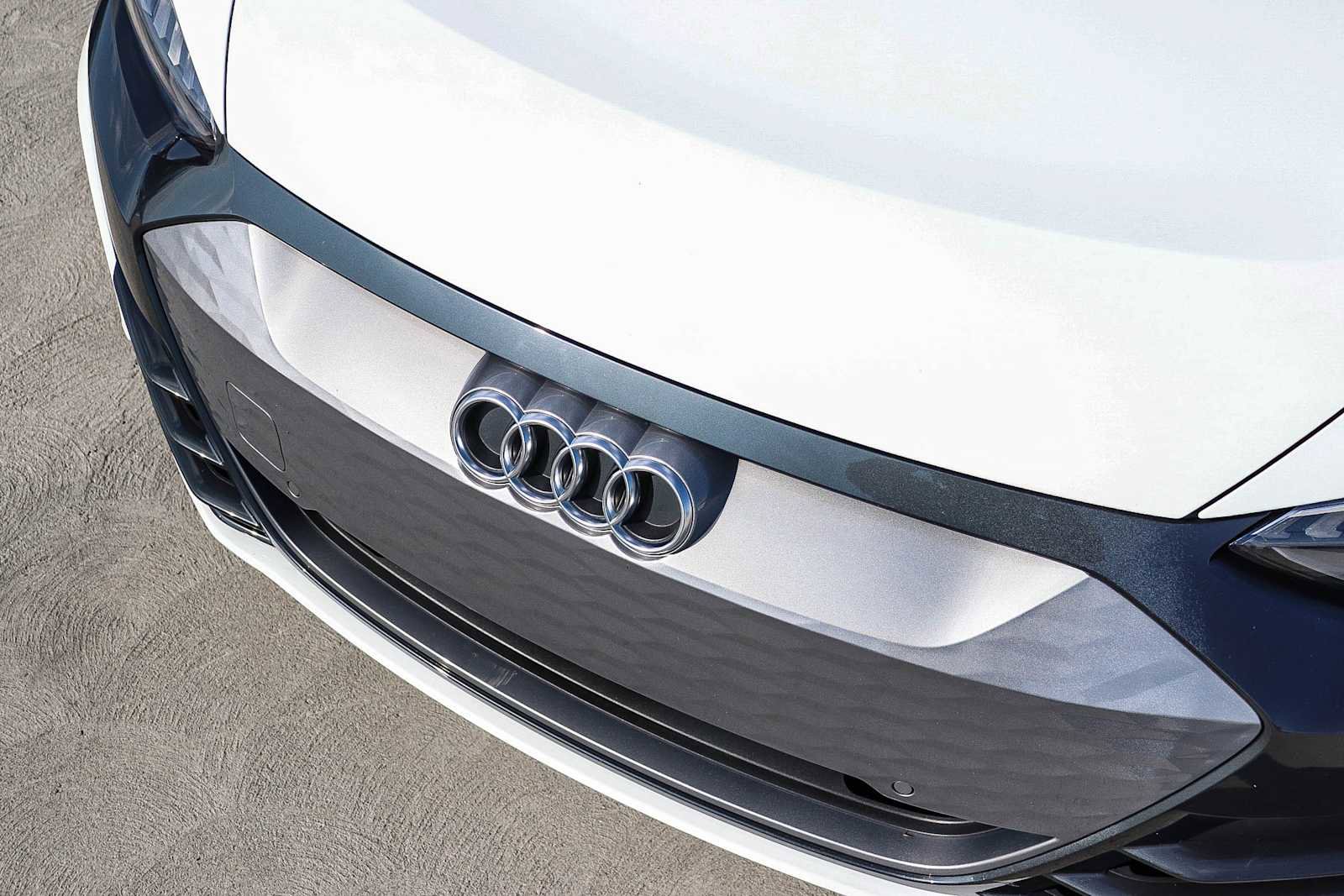 Used 2022 Audi e-tron GT Premium Plus image 8