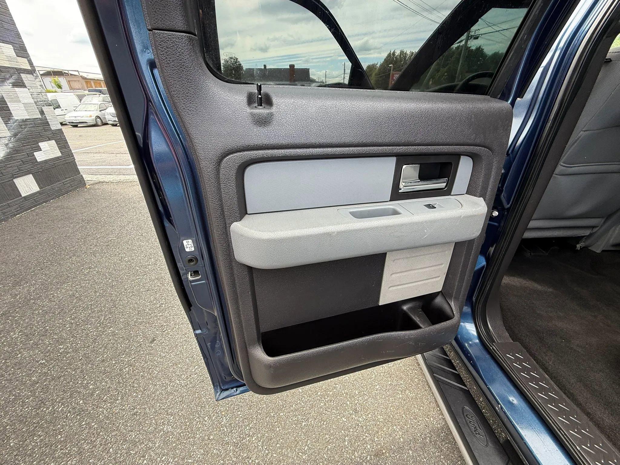 Used 2013 Ford F150 XLT w/ Luxury Equipment Group AWD/4WD image 31