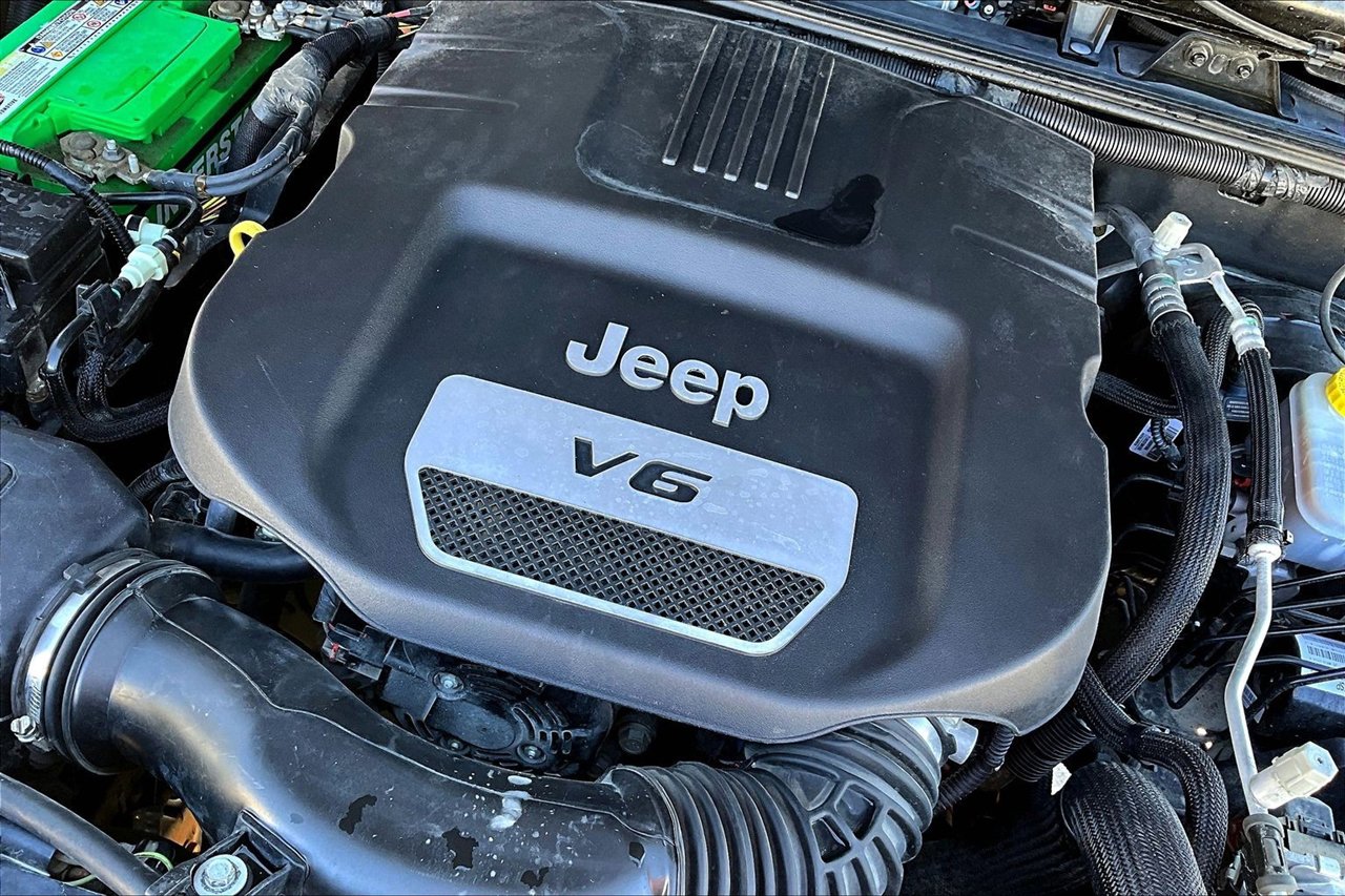Used 2018 Jeep Wrangler Unlimited Sahara image 28