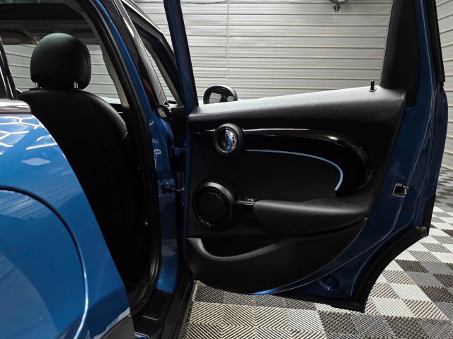 Used 2024 MINI Cooper 4-Door Hardtop FWD image 34