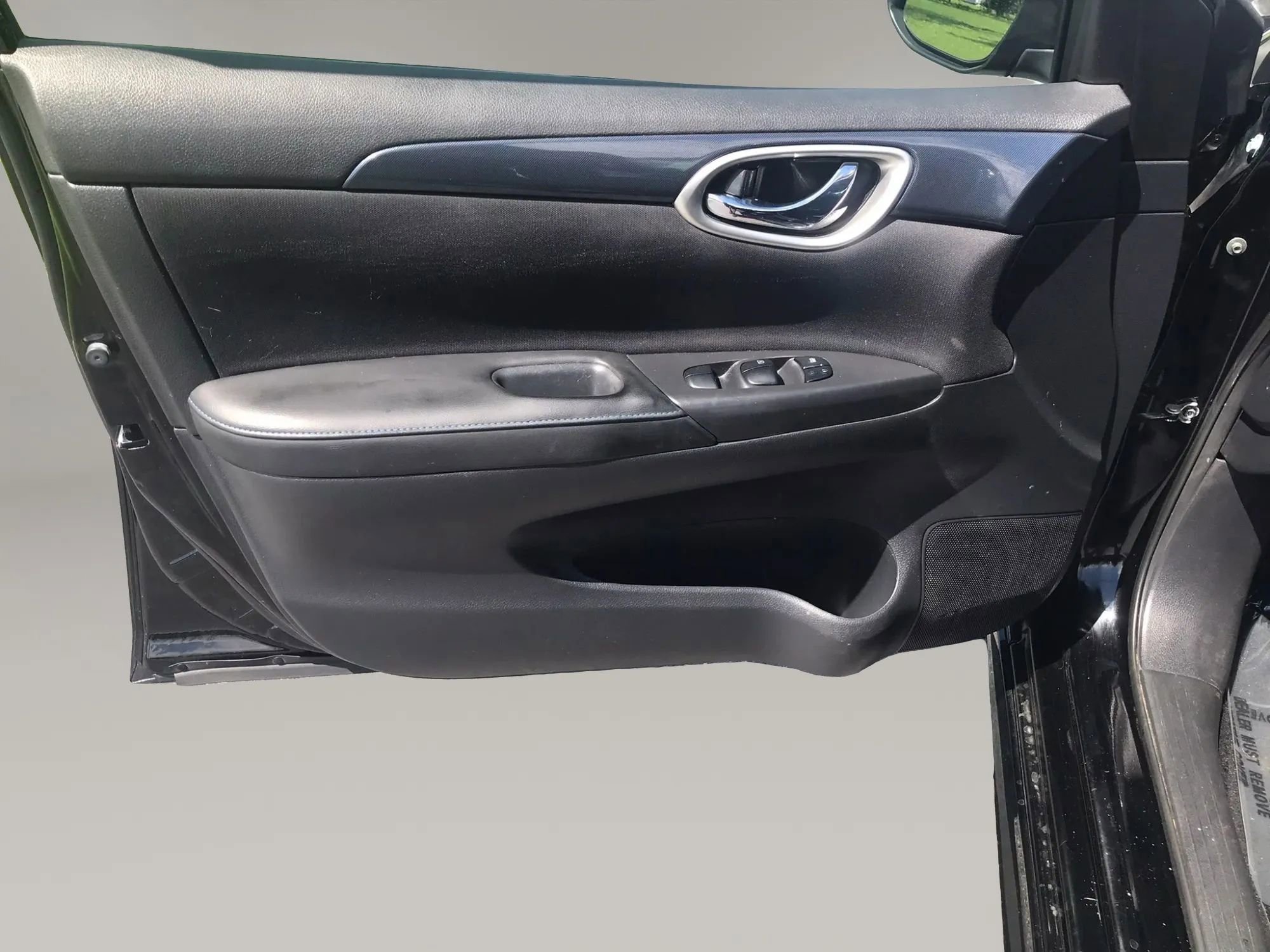 Used 2019 Nissan Sentra SR FWD image 12