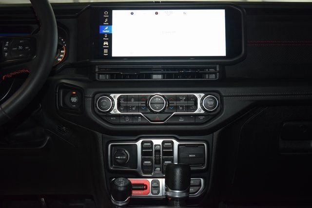 Used 2024 Jeep Wrangler Rubicon w/ Convenience Group image 28