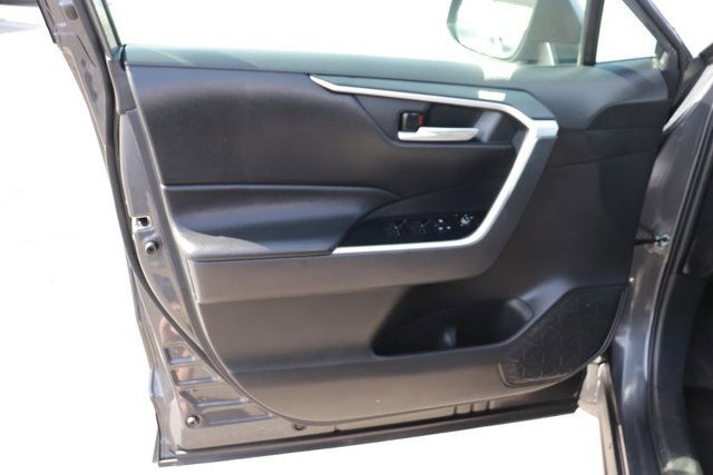 Used 2025 Toyota RAV4 XLE image 10