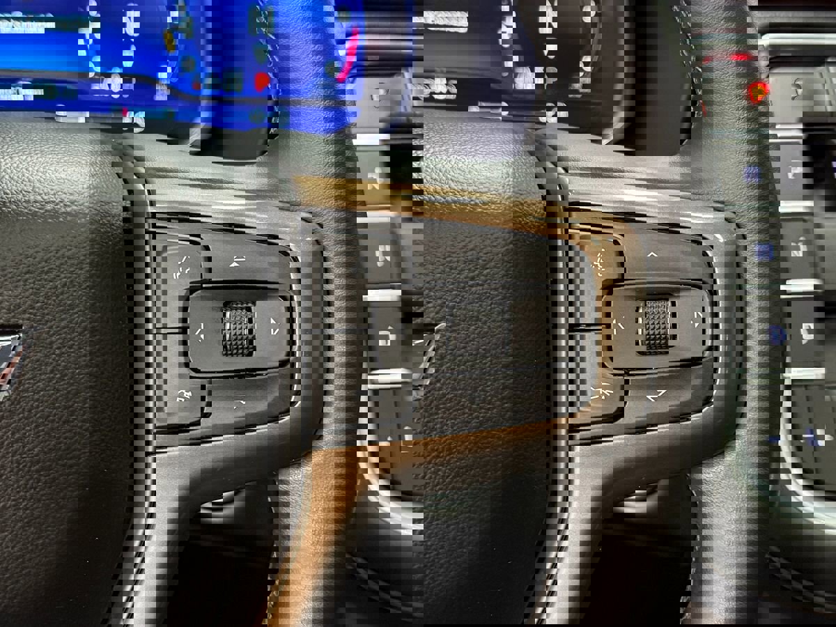 Used 2024 Chevrolet Tahoe High Country image 25