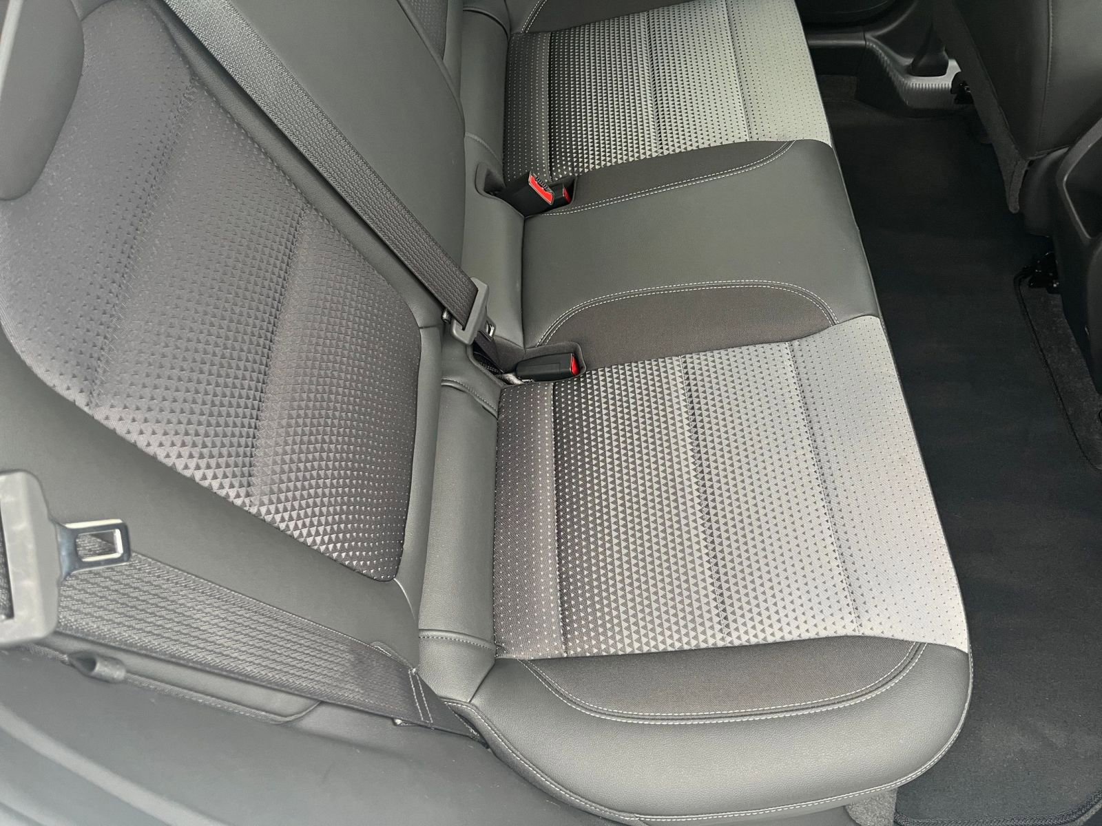 Used 2025 Chevrolet Trax LT image 39