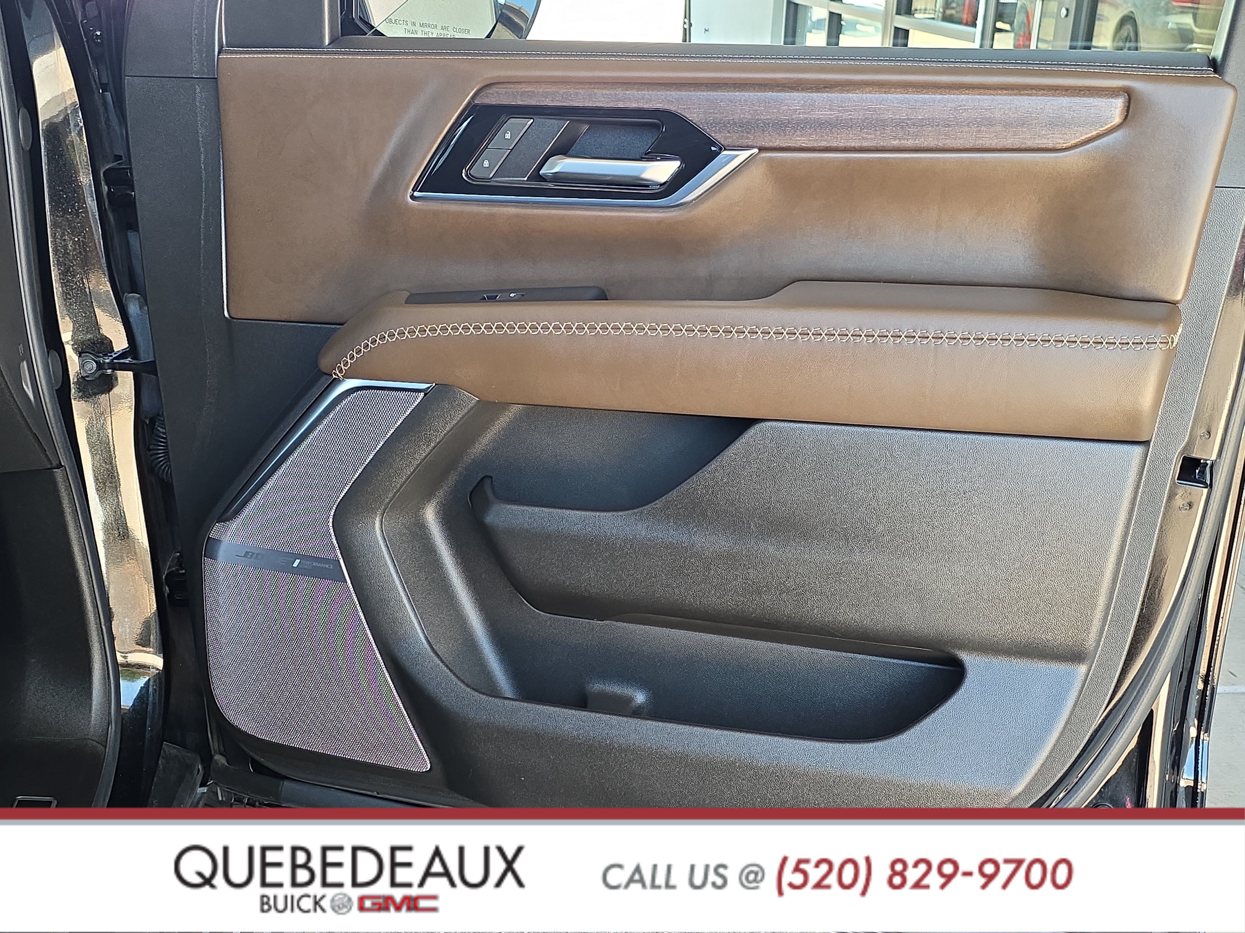 Used 2025 GMC Yukon Denali Ultimate AWD/4WD image 30