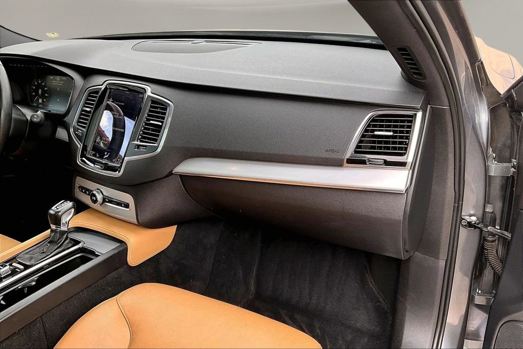 Used 2017 Volvo XC90 T6 Momentum w/ Vision Package AWD/4WD image 25