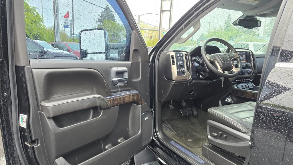 Used 2015 GMC Sierra 2500 Denali w/ Duramax Plus Package AWD/4WD image 57