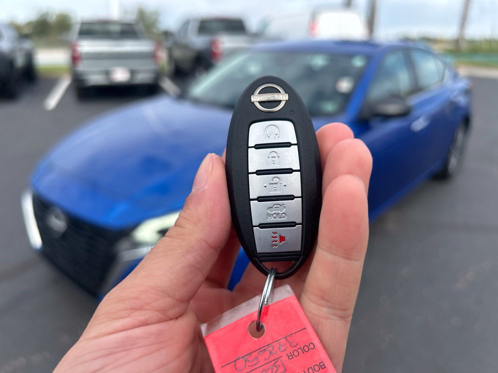 Used 2025 Nissan Altima 2.5 SV FWD image 42