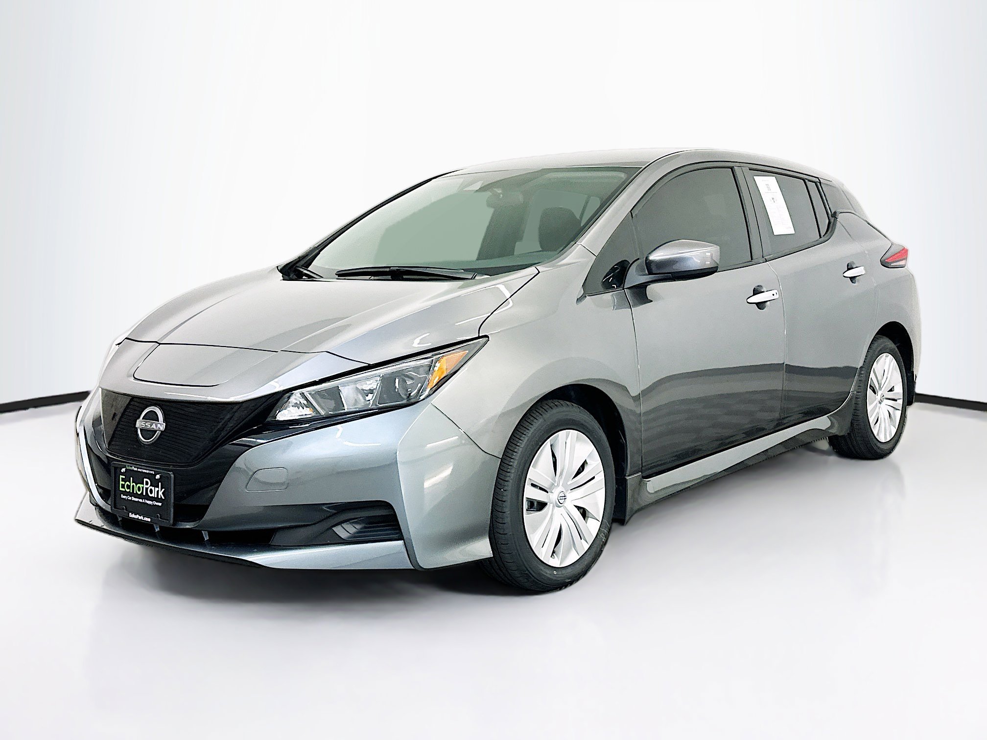 Used 2025 Nissan Leaf S image 3