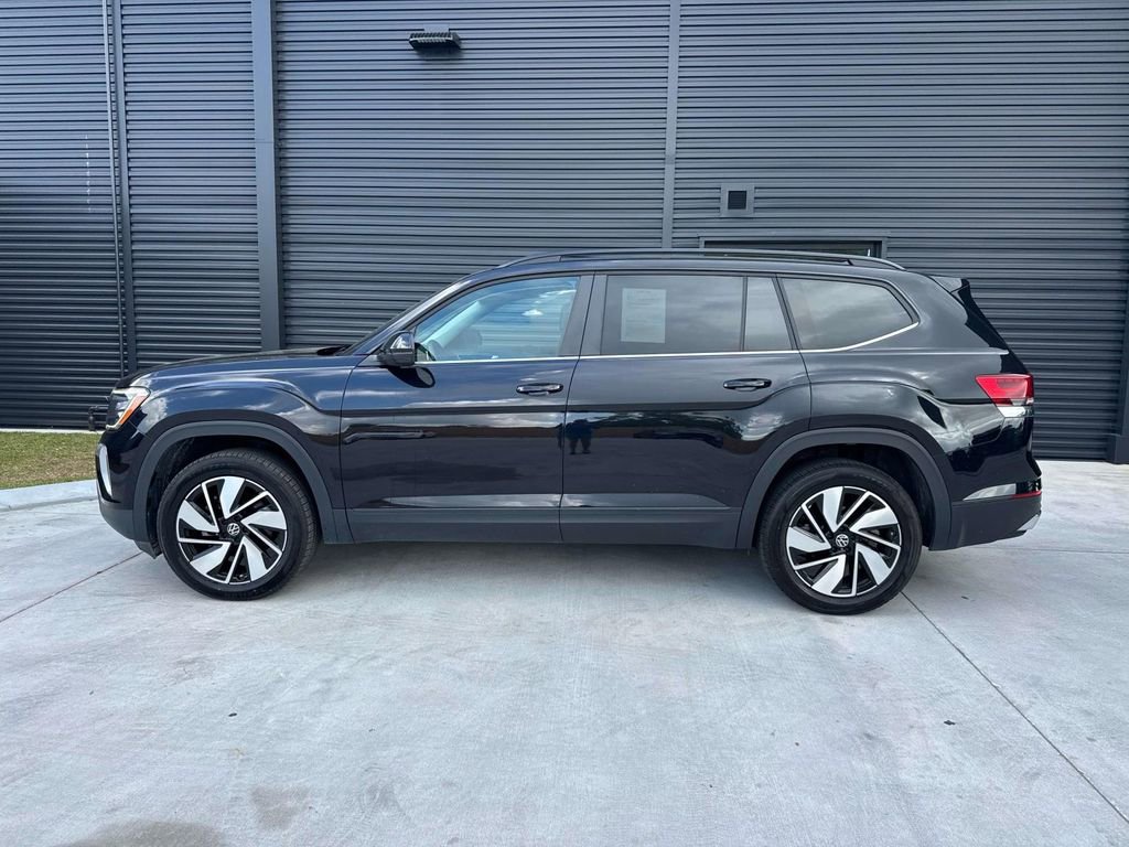 Used 2024 Volkswagen Atlas SE FWD image 2