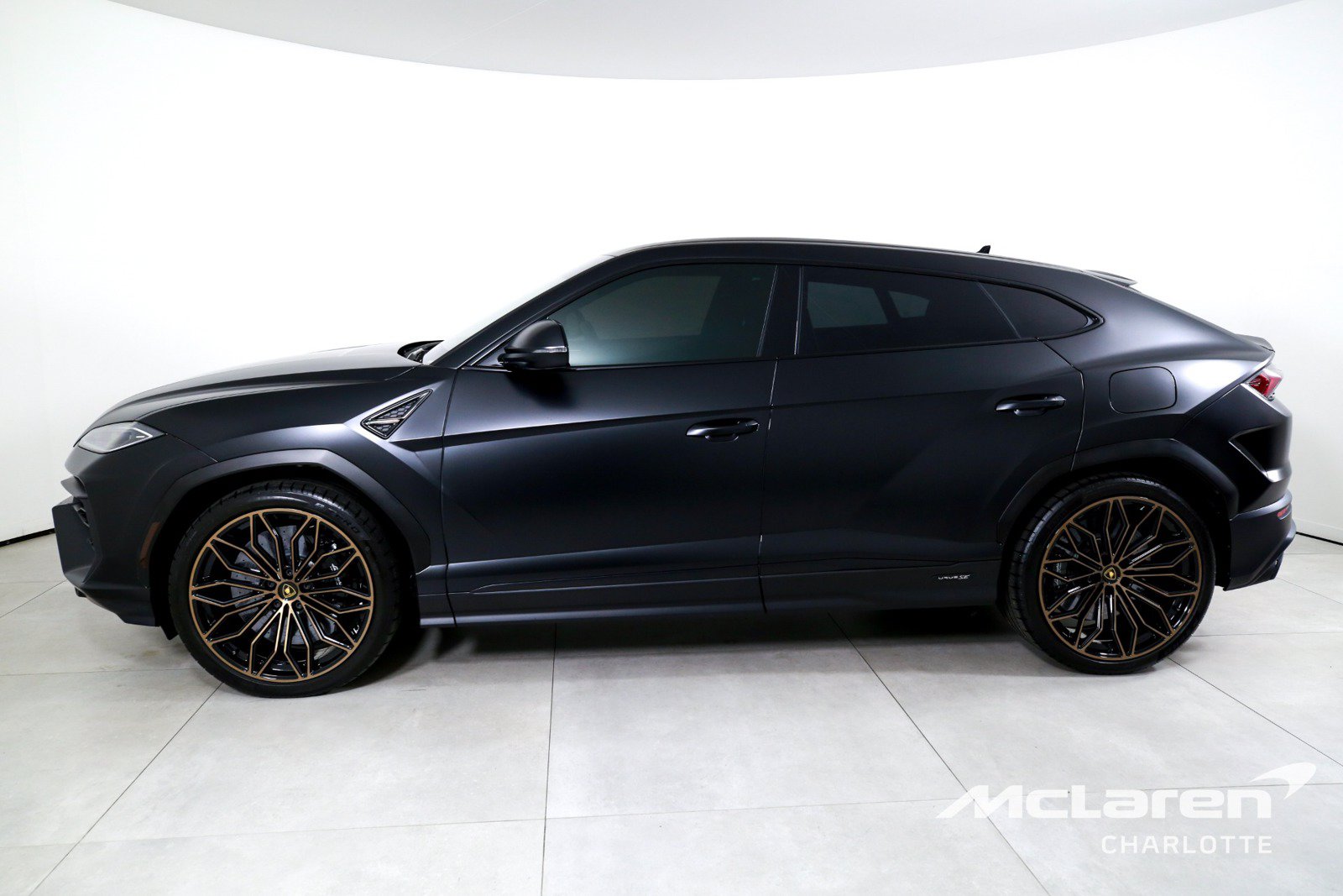 Used 2025 Lamborghini Urus S AWD/4WD image 5