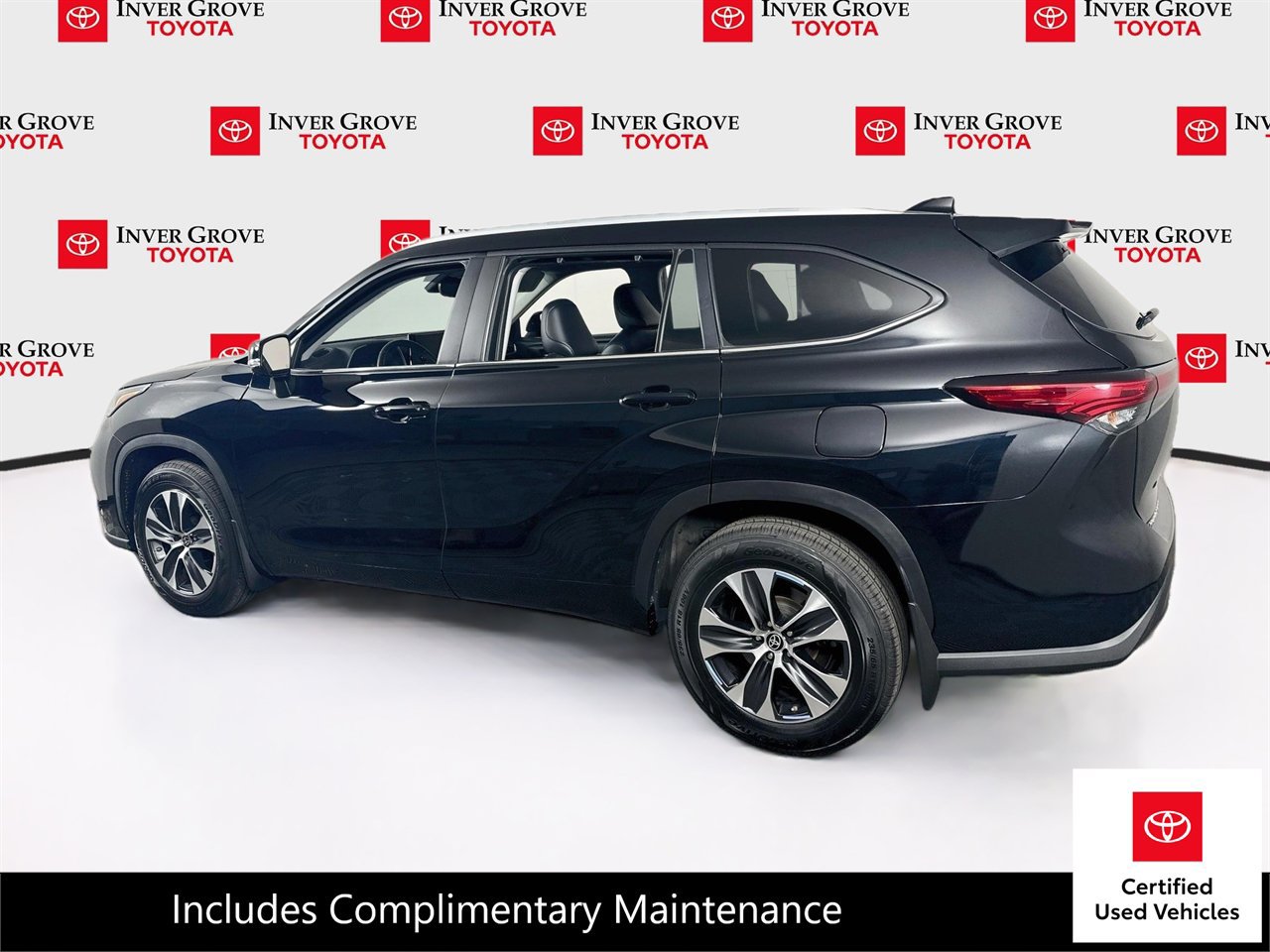 Certified 2023 Toyota Highlander XLE AWD/4WD image 7