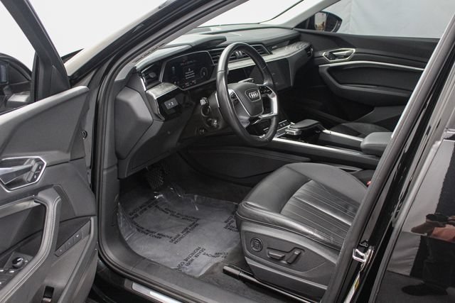 Used 2021 Audi e-tron Premium w/ Convenience Plus Package AWD/4WD image 11
