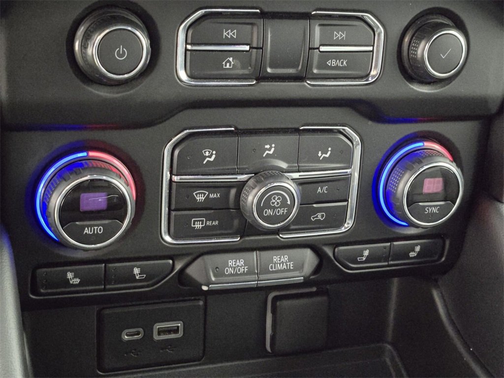 Used 2021 Chevrolet Tahoe LT w/ LT Signature Package image 33