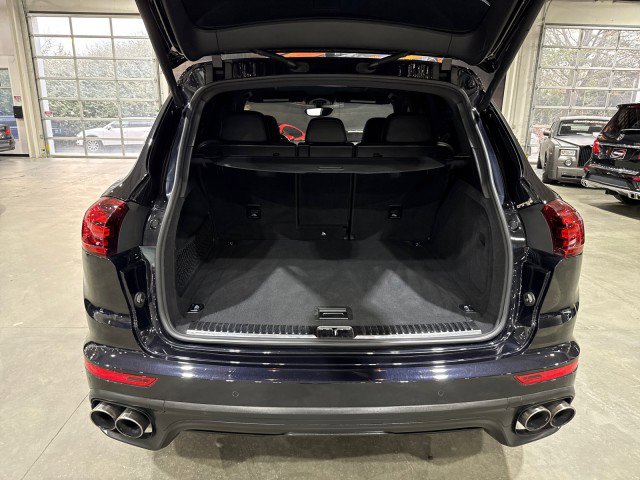 Used 2015 Porsche Cayenne S image 16