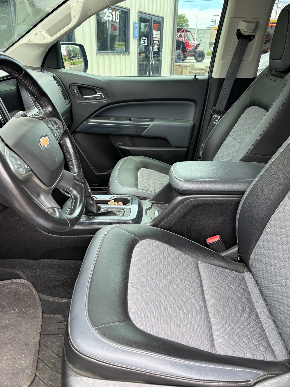 Used 2019 Chevrolet Colorado Z71 AWD/4WD image 3