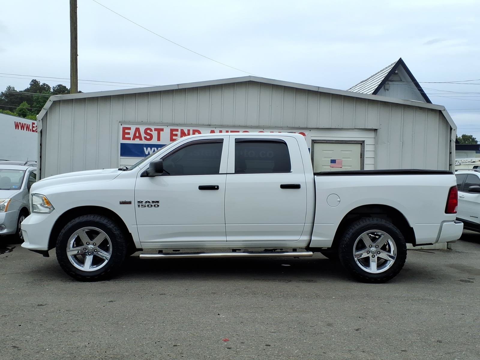 Used 2014 RAM 1500 Express AWD/4WD image 2