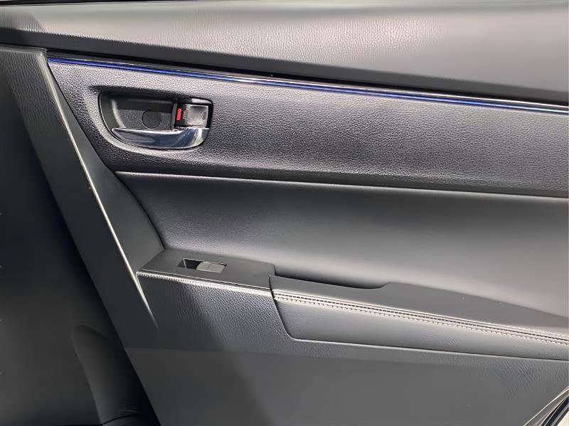 Used 2018 Toyota Corolla SE w/ Carpet Mat Package (TMS) FWD image 22