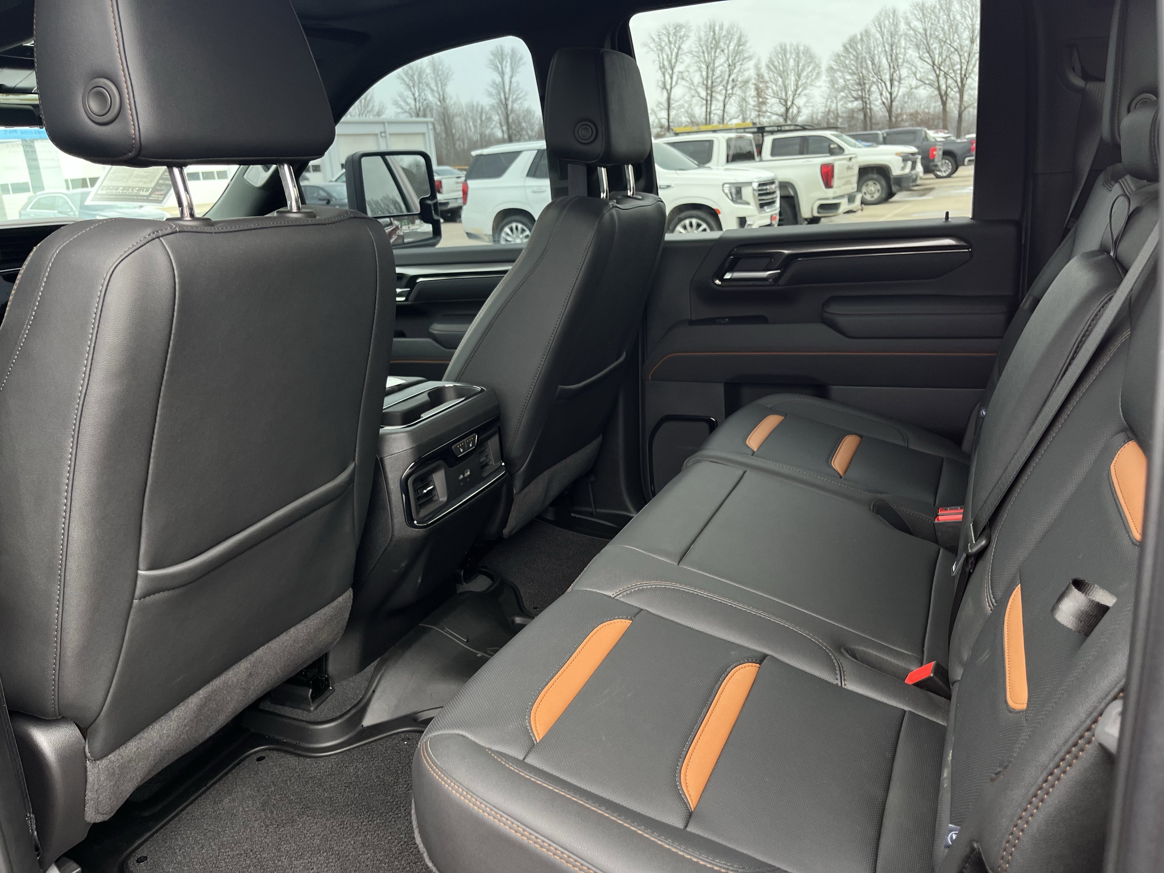 Used 2025 GMC Sierra 3500 AT4 w/ AT4 Premium Plus Package image 6