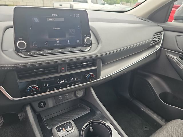 Used 2025 Nissan Rogue SV AWD/4WD image 24