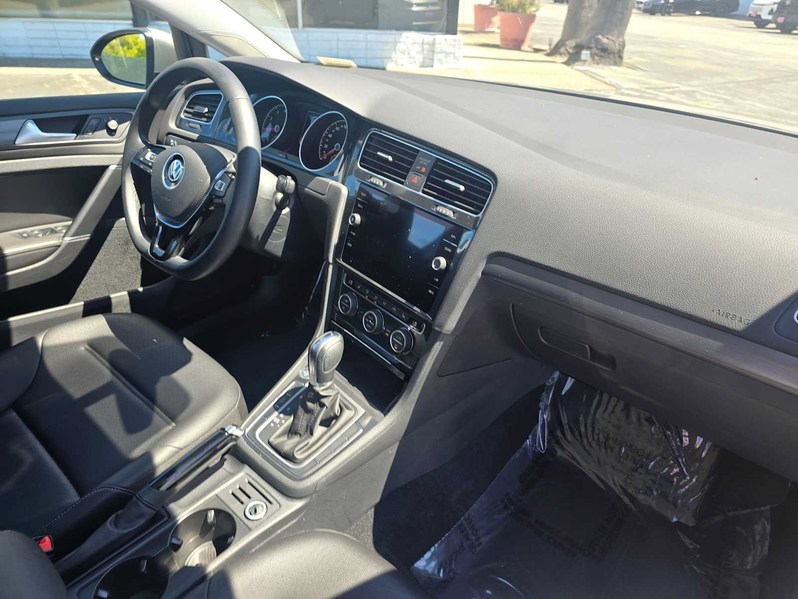 Used 2019 Volkswagen Golf S FWD image 11