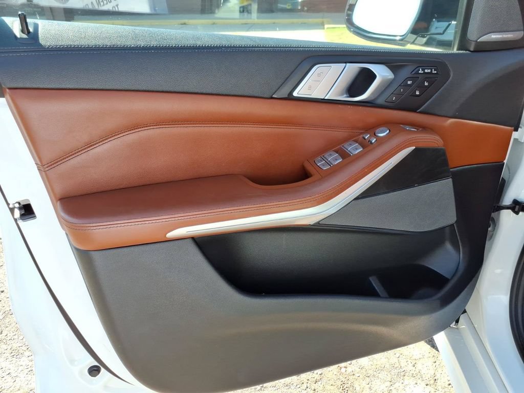 Used 2021 BMW X7 M50i AWD/4WD image 15